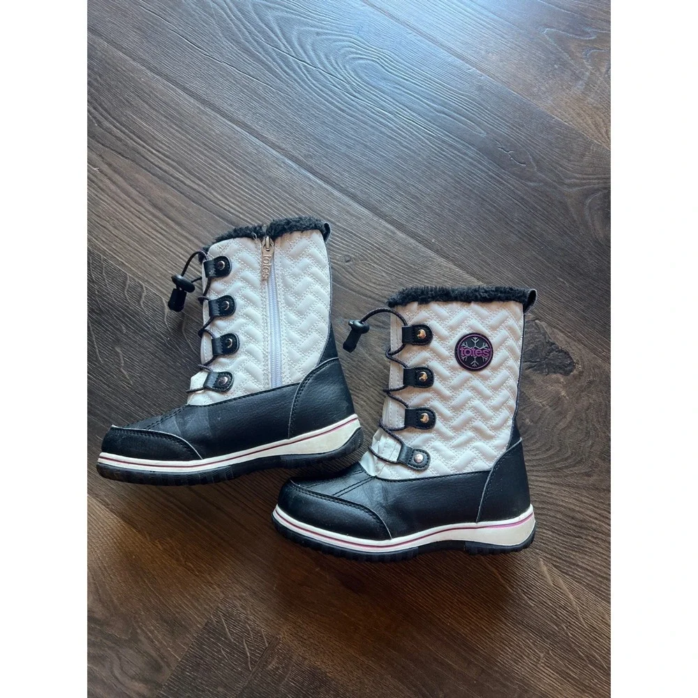 Totes‎ Makenzie Girls Winter Boots White Black Quilted Faux Fur Size 1 Med